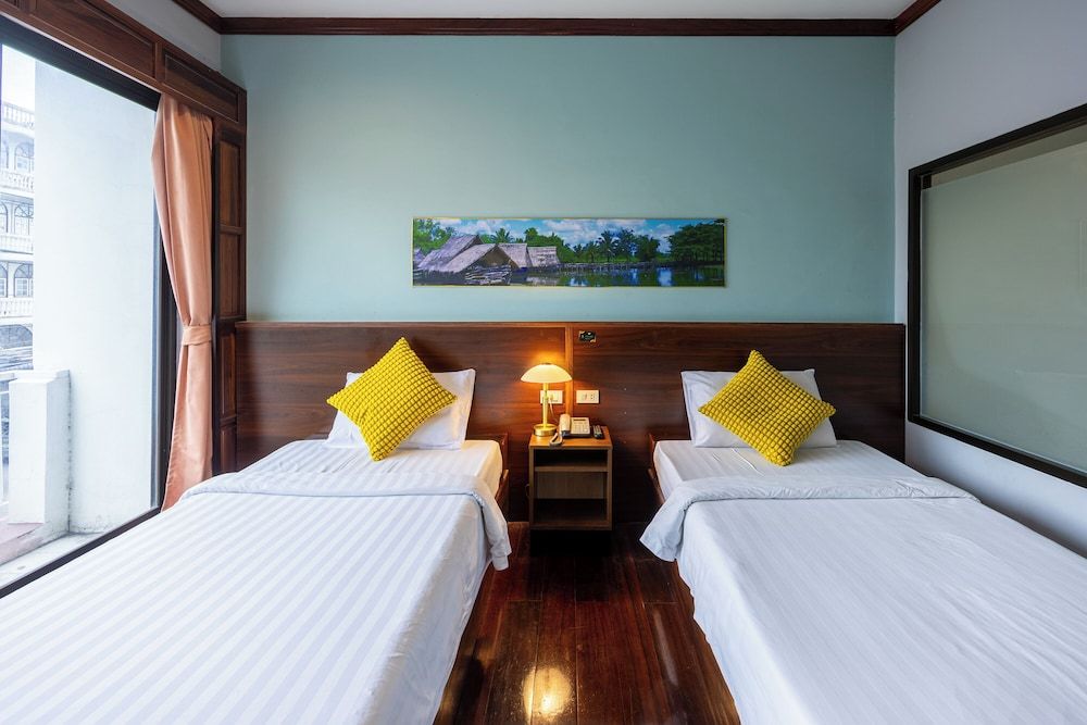 undefined The President Hotel at Chokchai 4 8