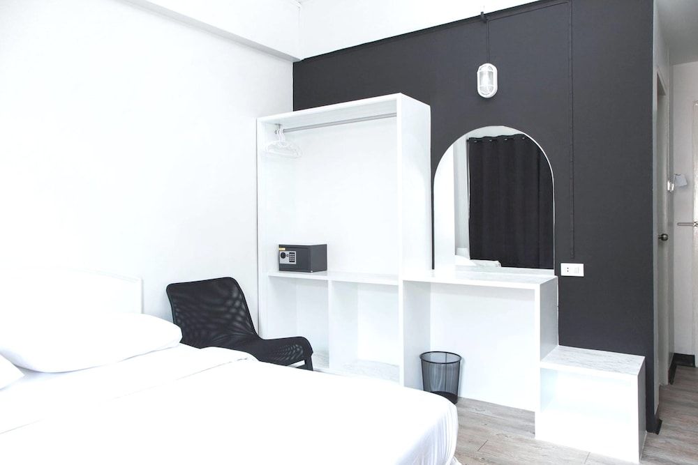 Crystal Hotel Huahin Superior Room 6