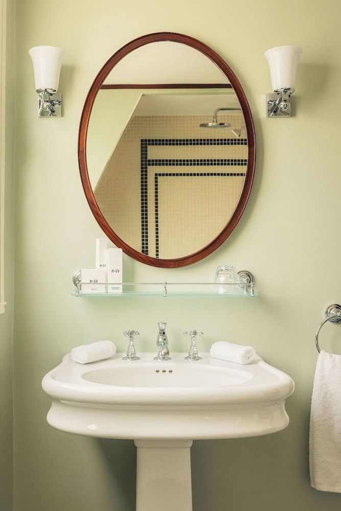 Hôtel des Grands Voyageurs Classic Room 4