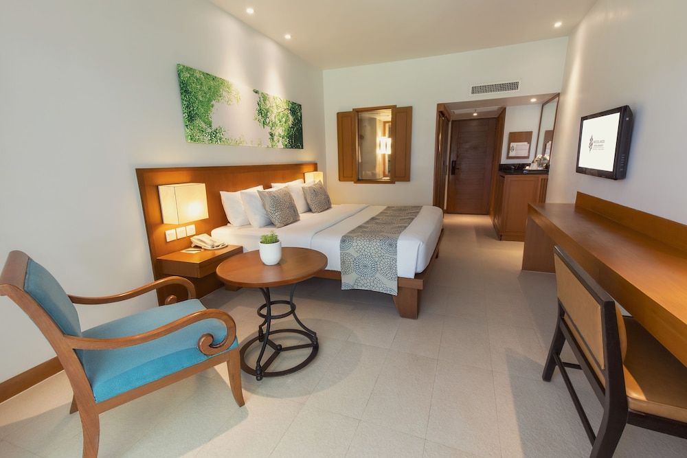 undefined Woodlands Hotel & Resort 8