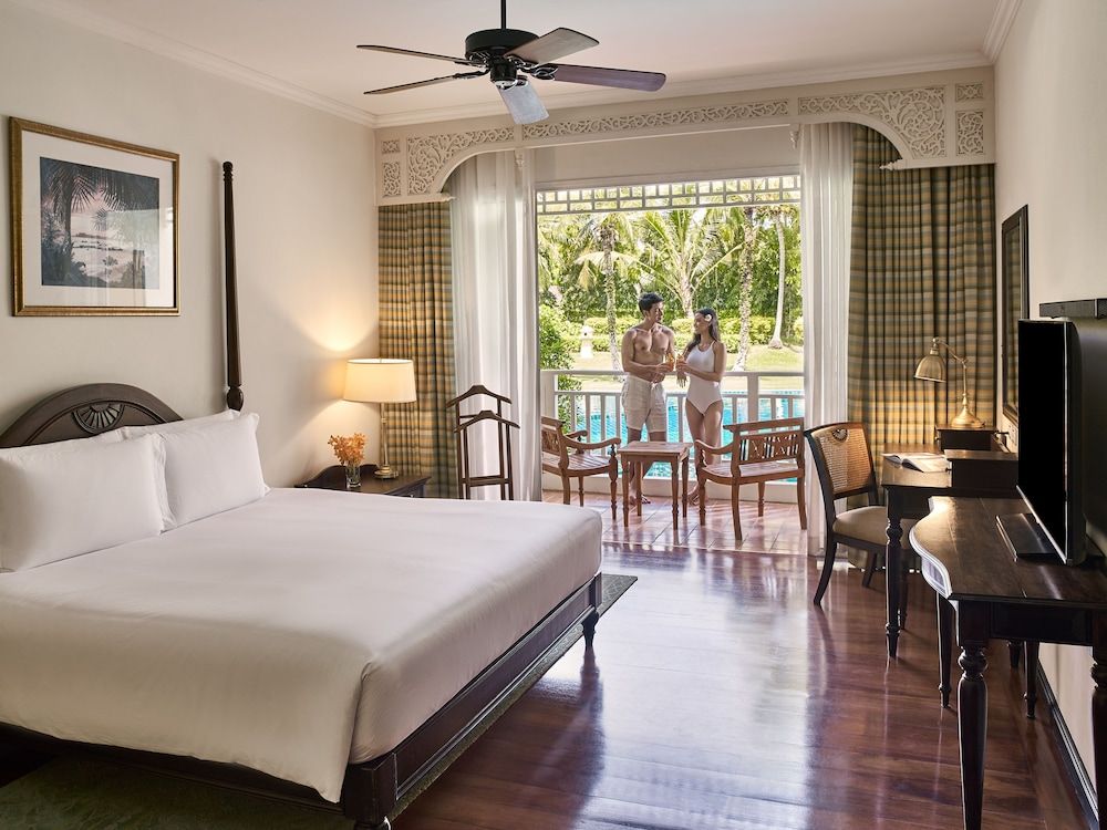 Club Suite, 1 King Bed, Pool Access (Club Millésime Access)
