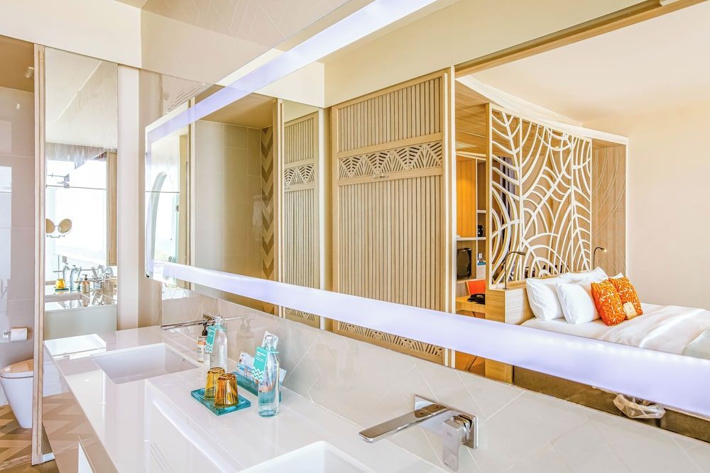 The SIS Kata Resort - Adult Only Suite, Sea View (The SIS Suite ) 4