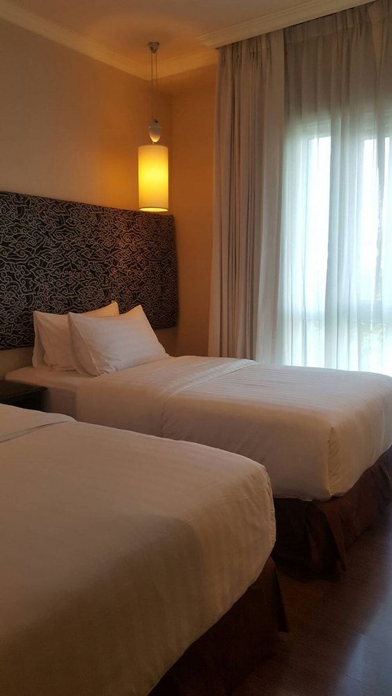 undefined At 21 Saladaeng 10