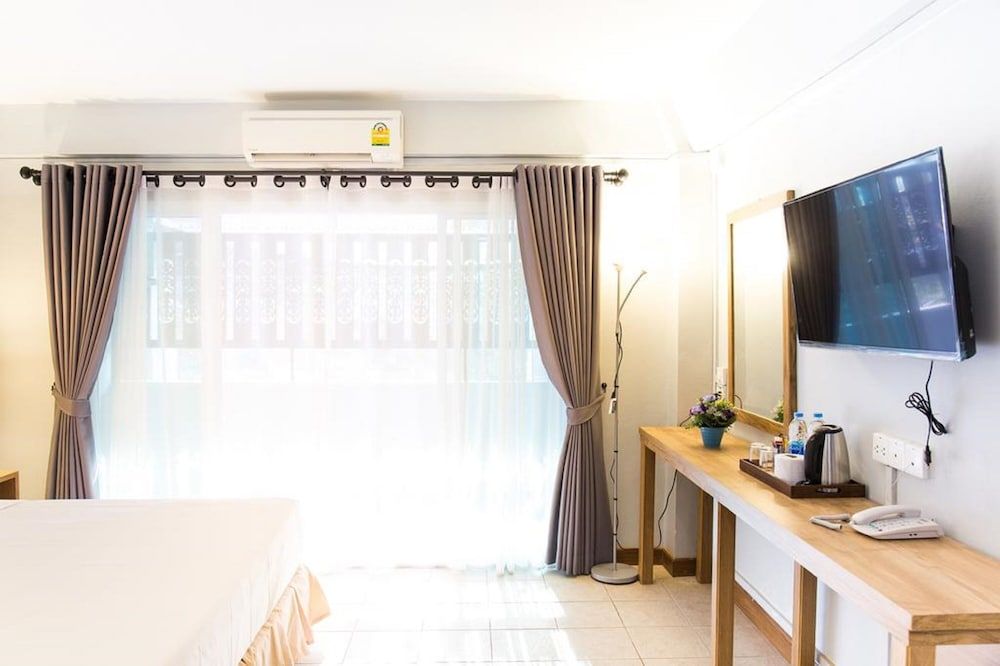 undefined Ratana Hotel 8