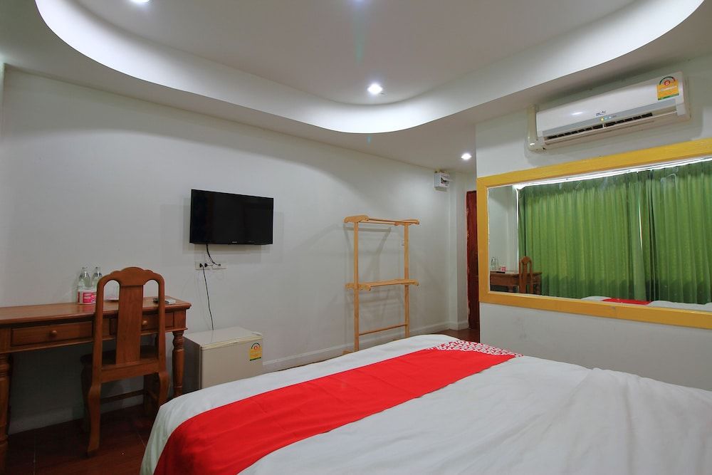 OYO 410 Diamond Boutique Hostel Standard Double Room 8