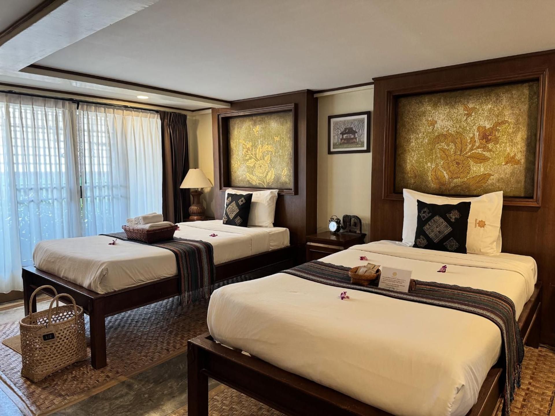 Deluxe Twin Bed