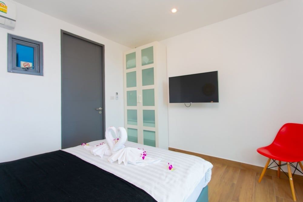 Baan Saint Tropez Villas Kata Beach 3 Bedrooms Villa 12/20 4