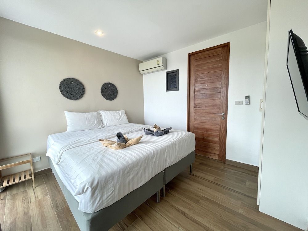 Baan Saint Tropez Villas Kata Beach 3 Bedrooms Villa 12/20 14