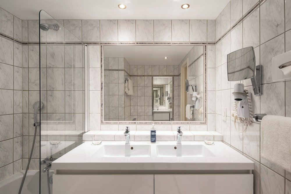 Thon Hotel Bristol Stephanie Standard Double Room 7