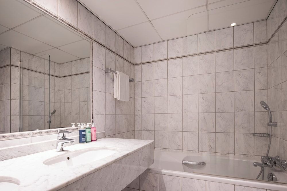 Thon Hotel Bristol Stephanie Standard Double Room 9