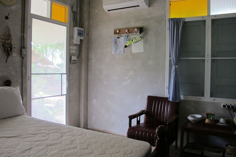 Sichang My Home Standard Double Room 7