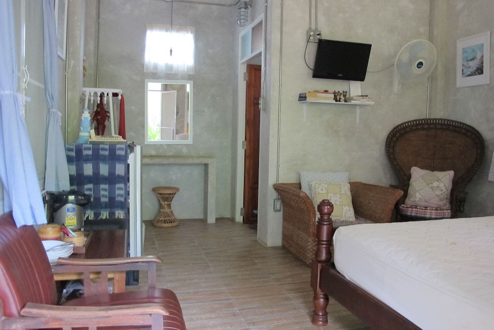 Sichang My Home Standard Double Room 8