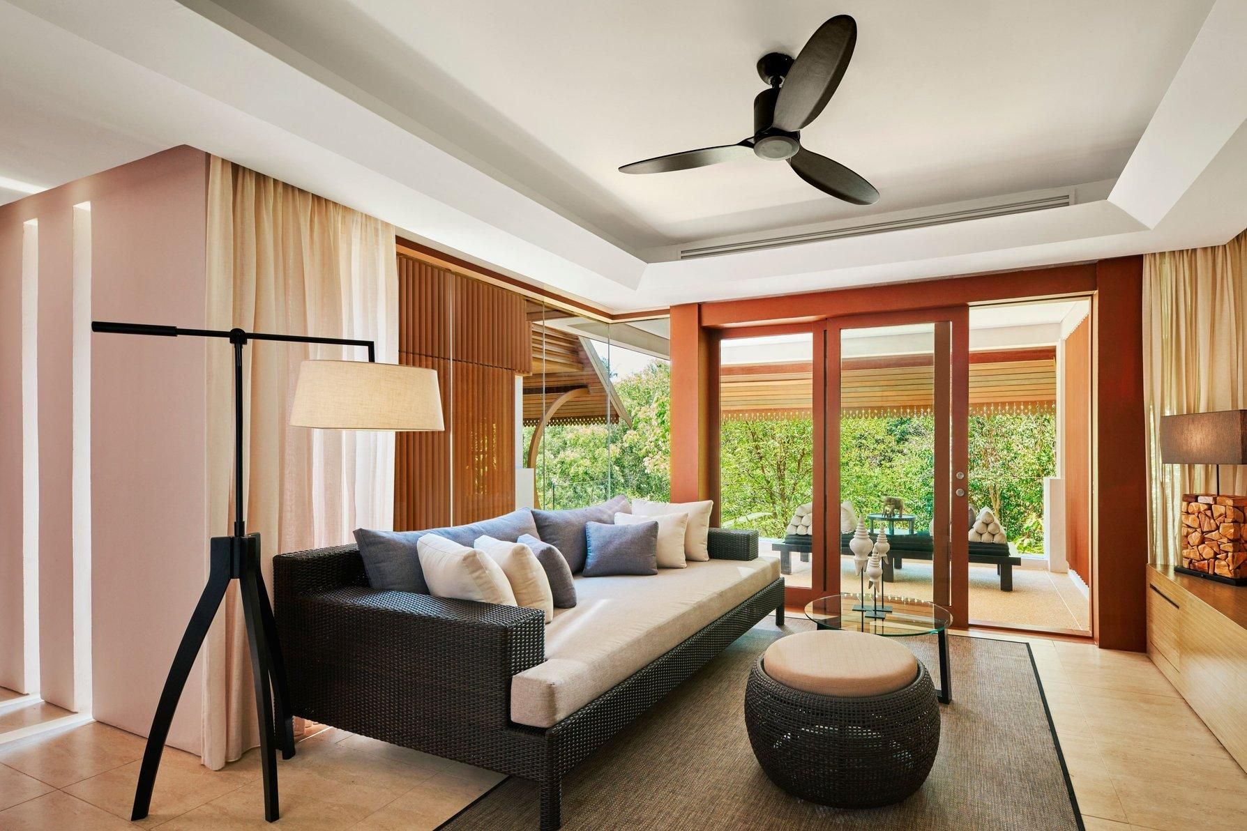 Garden Suite, 1 Bedroom Suite, 1 King, Garden view, Balcony