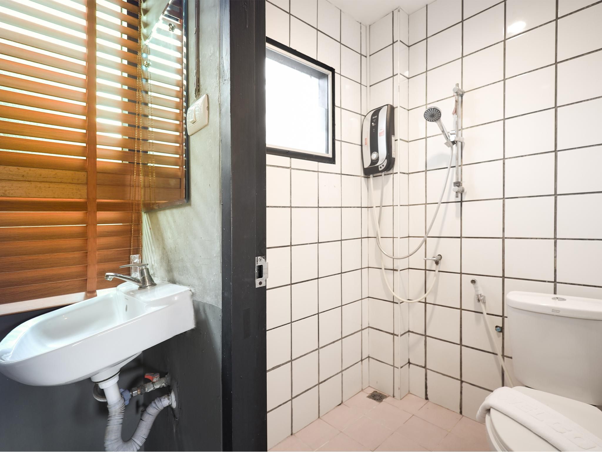 B2 Lanna Boutique & Budget Hotel Superior Room 11