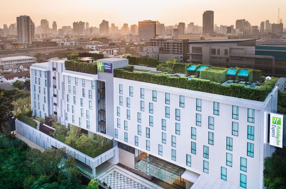 undefined Holiday Inn Express Bangkok Soi Soonvijai by IHG 4
