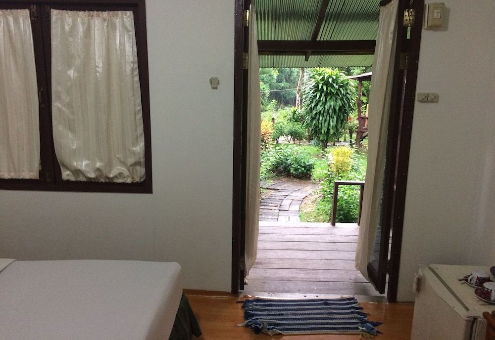 Kuraburi Resort Standard Bungalow 6