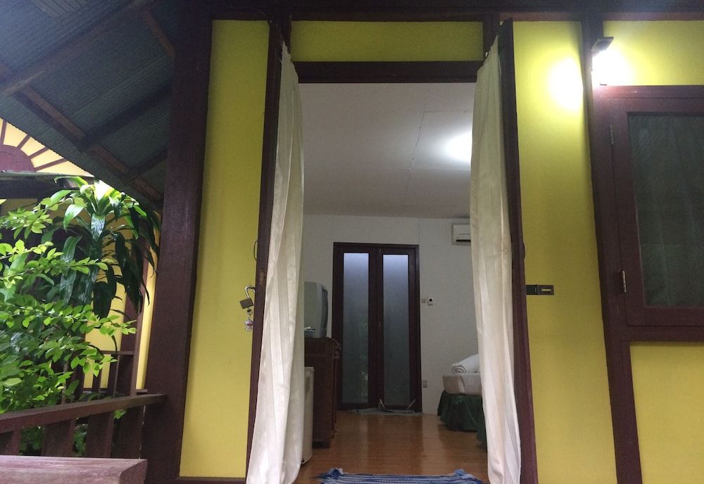 Kuraburi Resort Standard Bungalow 8