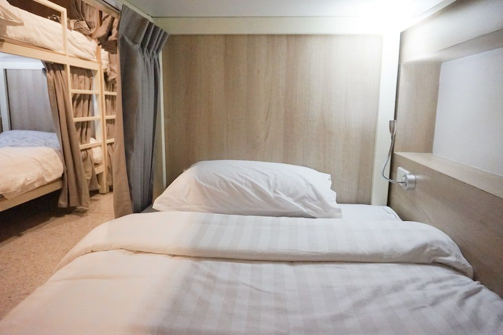 undefined Boon Street Hostel 7