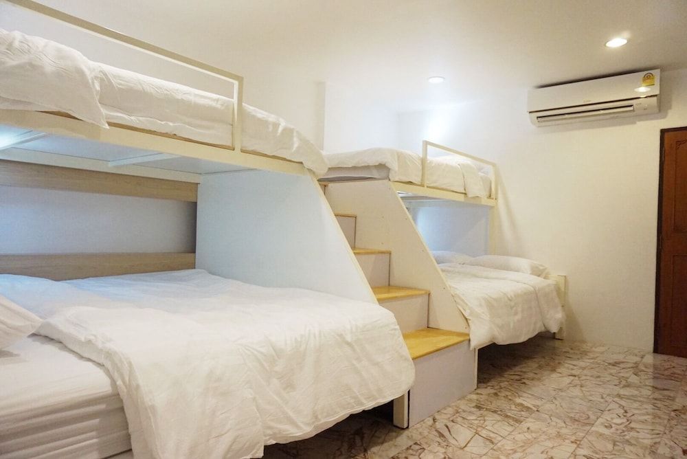 Boon Street Hostel Family Room with Private Bathroom 3