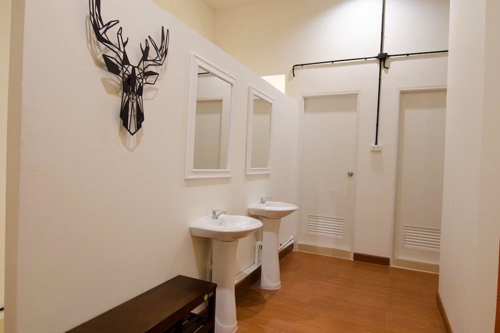 WE Pakchong Hostel Private Room 7