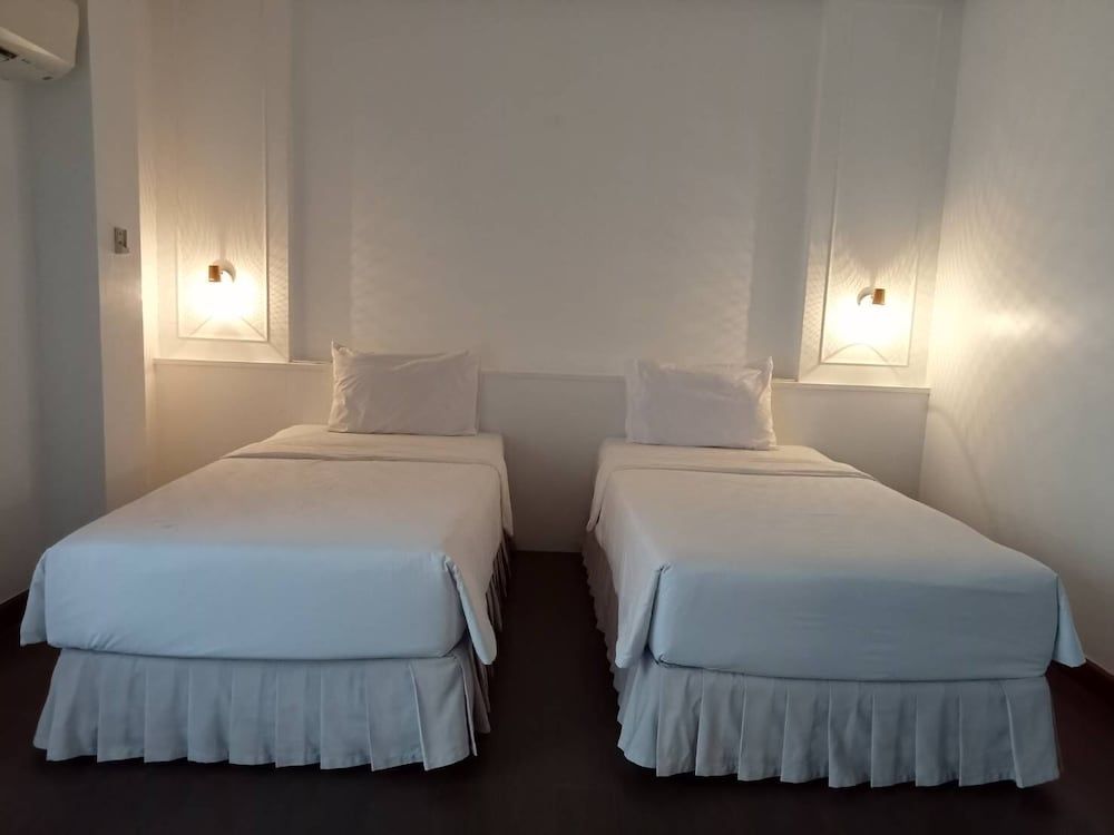 Baan Busarin Hotel
