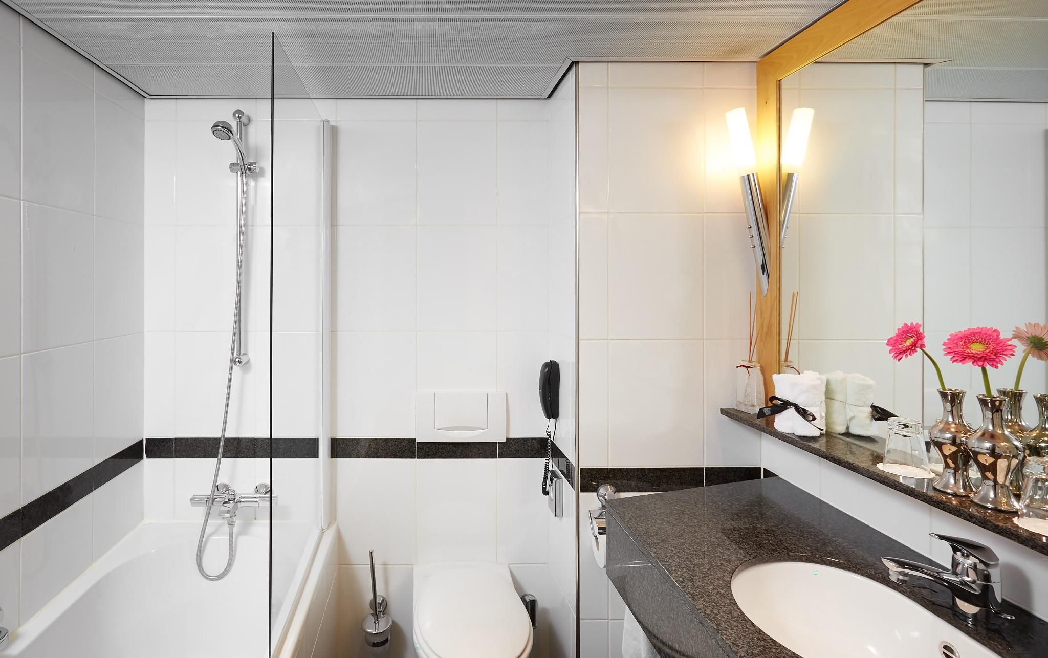 Swissôtel Amsterdam Classic Room Double 3