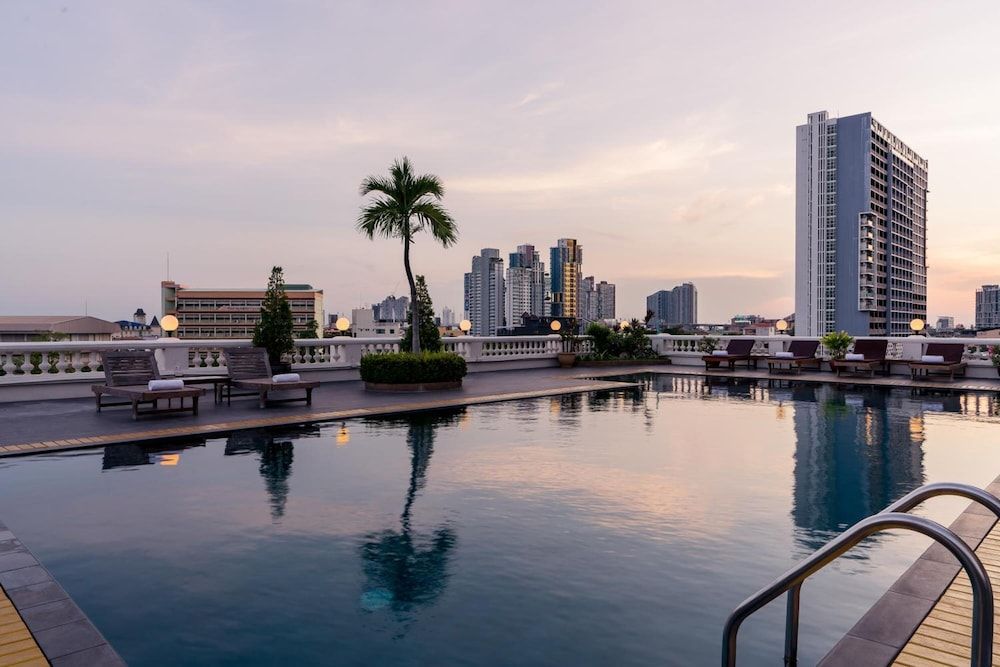 undefined Niran Grand Hotel 5