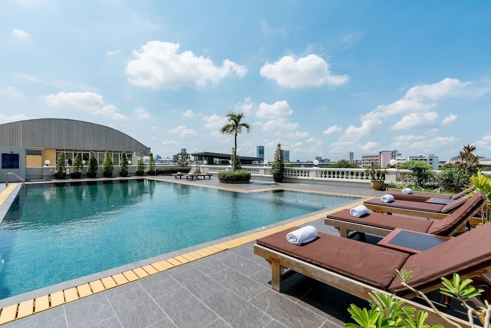 undefined Niran Grand Hotel 4