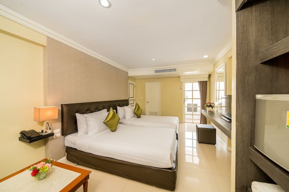 Niran Grand Hotel Deluxe Double or Twin Room 2