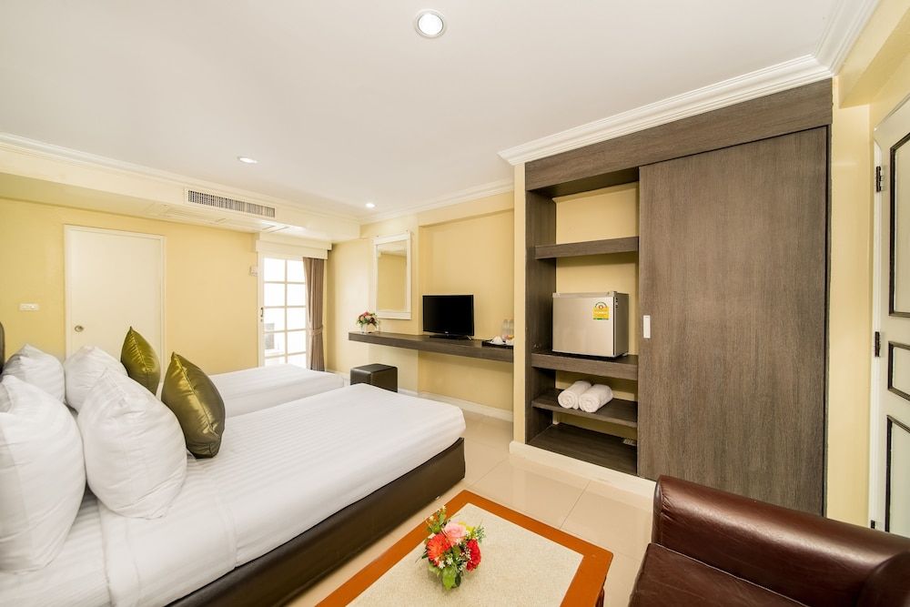 Niran Grand Hotel Deluxe Double or Twin Room 3