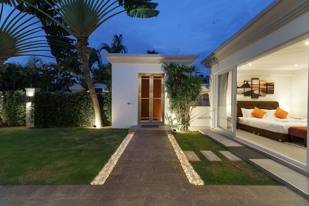 undefined Luxury Pool Villa 608 5