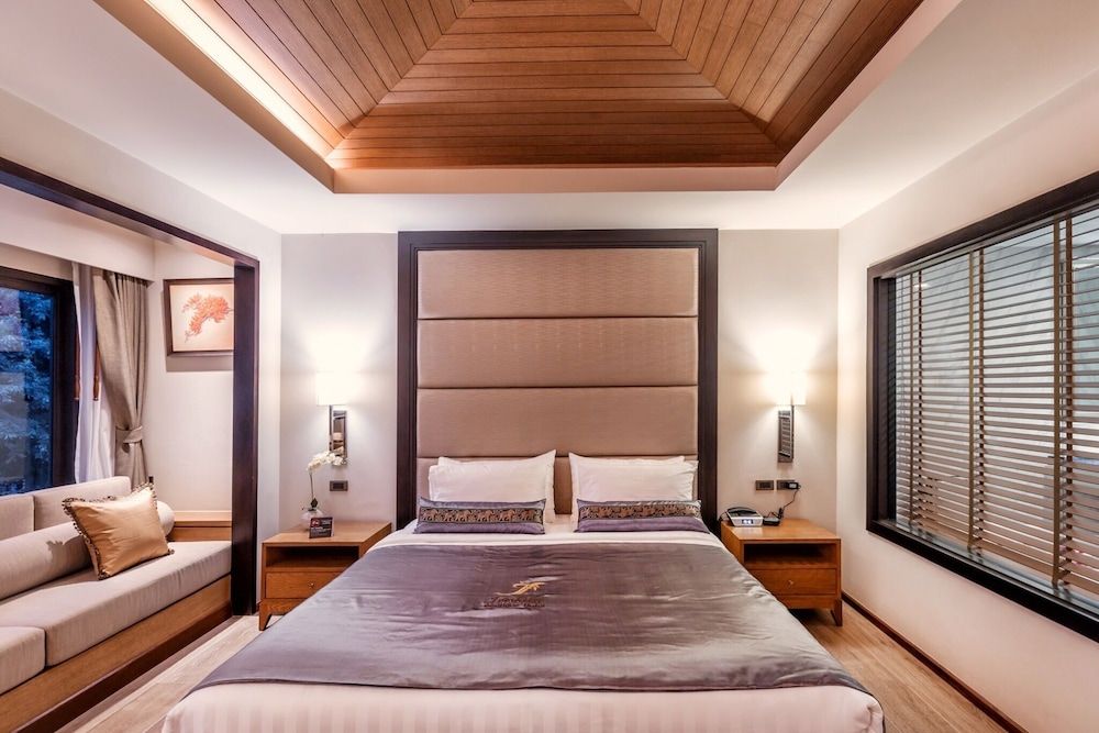 Executive Suite with Daybed