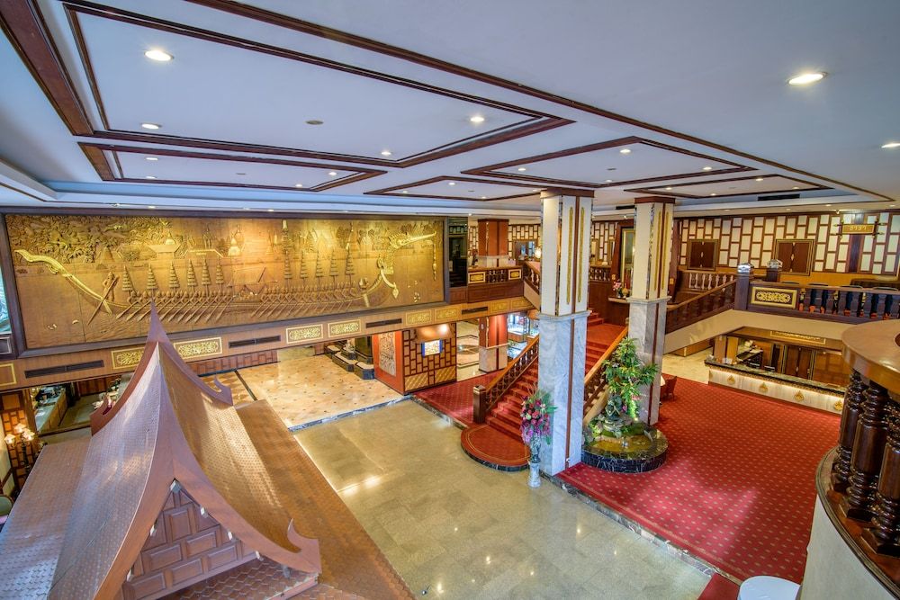 undefined Alexander Hotel