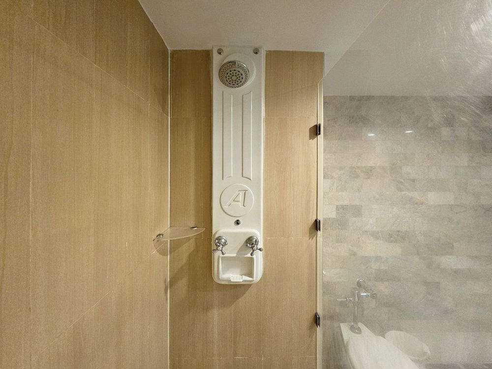 undefined Alexander Hotel 8