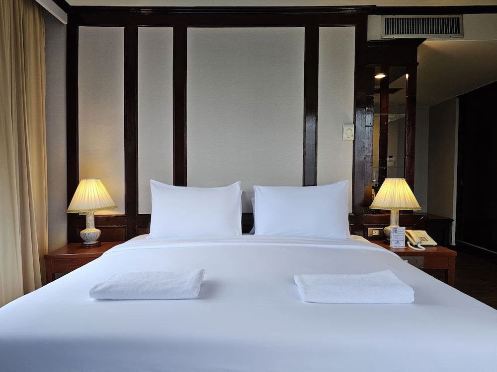 undefined Alexander Hotel 10