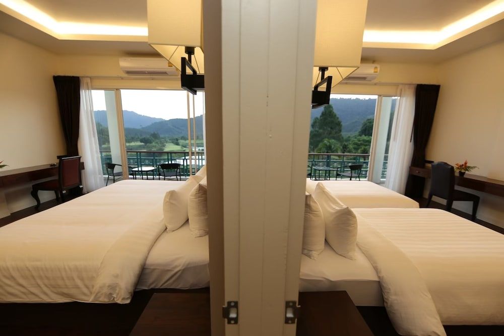 Katathong Golf Resort & Spa Valley Deluxe Lake & Golf View 3