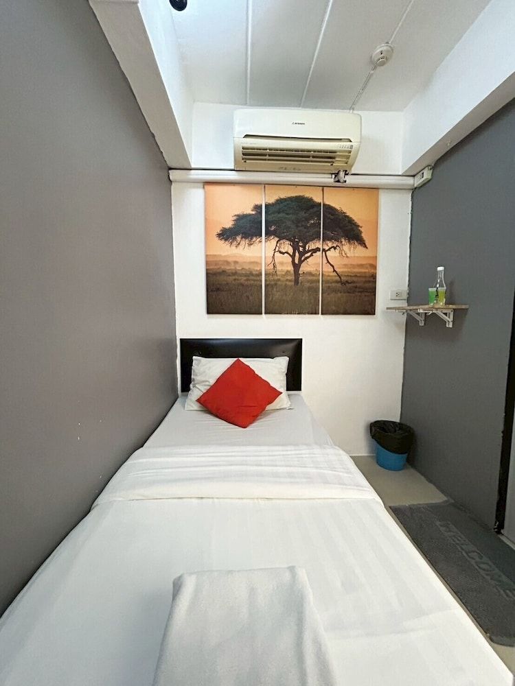 Basic Single Room with Private Bathroom