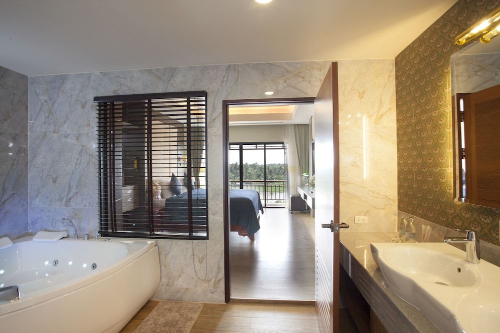 RK Riverside Resort & Spa Junior Suite 3