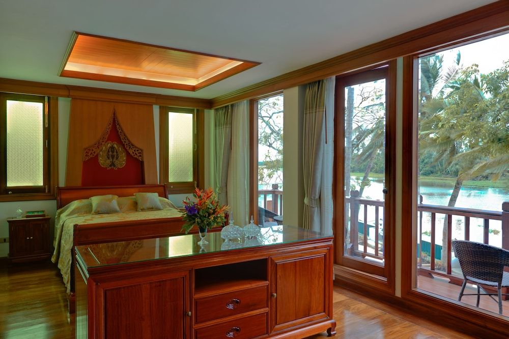 RK Riverside Resort & Spa Luxury Suite 14
