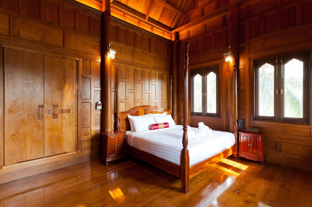 RK Riverside Resort & Spa 3-Bedroom Thai House