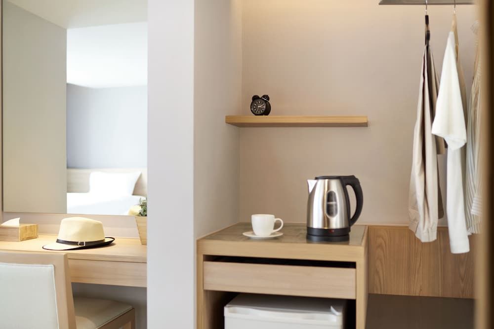 KritThai Residence Deluxe Room, 1 King Bed 7