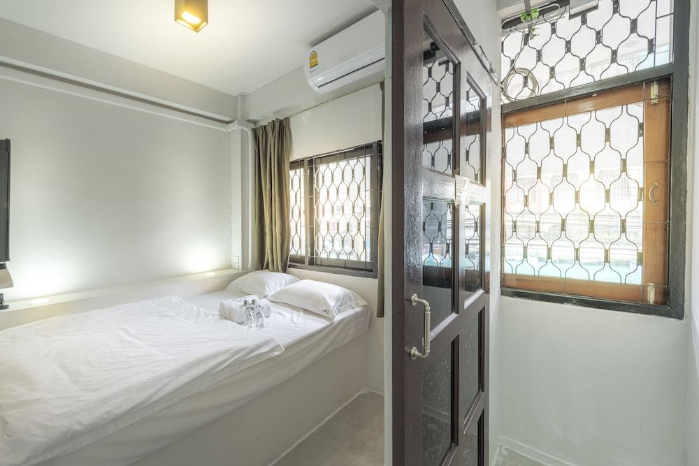 undefined Sloth Hostel 8