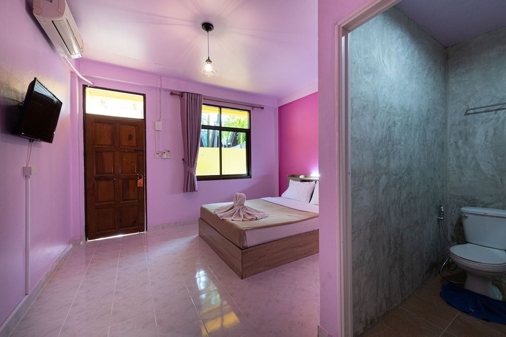 myPatong Social Hostel Superior Room 9