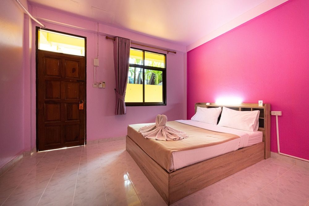 myPatong Social Hostel Superior Room 5