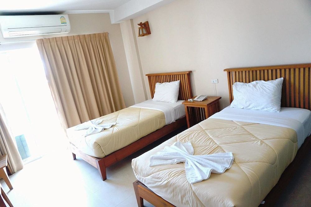 Maihom Resort Dechatiwong Bridge Standard Twin Room 2