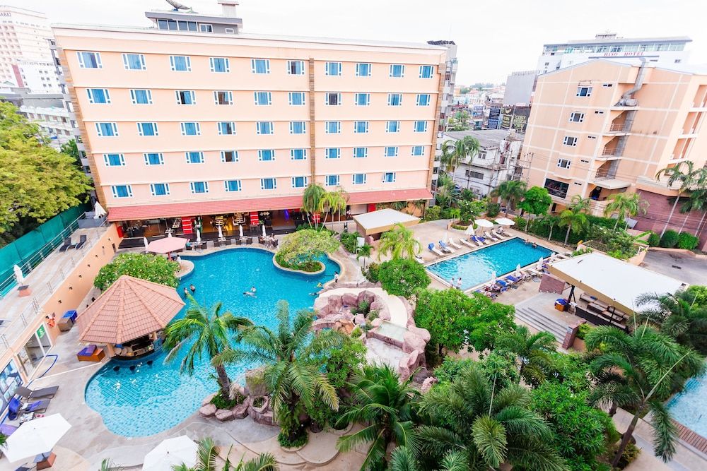 undefined Nova Platinum Hotel 4