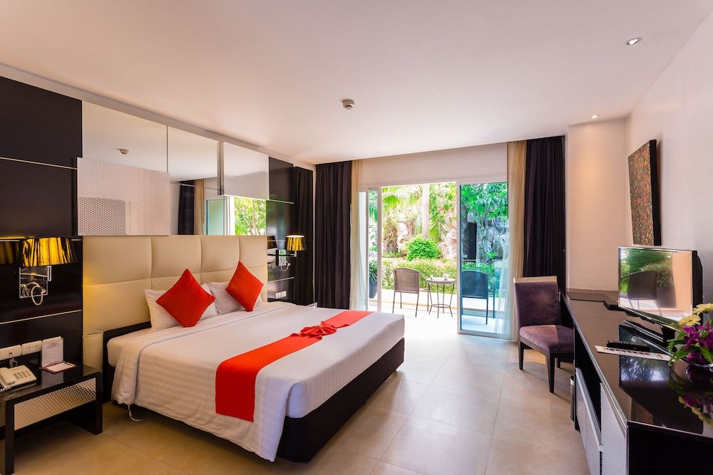 undefined Nova Platinum Hotel 8