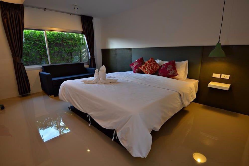 Standard Double Bed