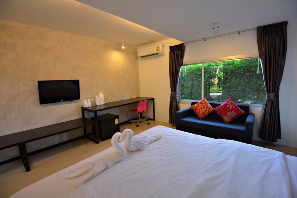 Standard Double Bed