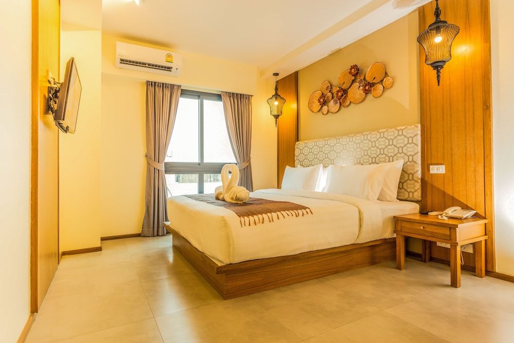 The Signature Hotel Thapae Standard Double Room 3